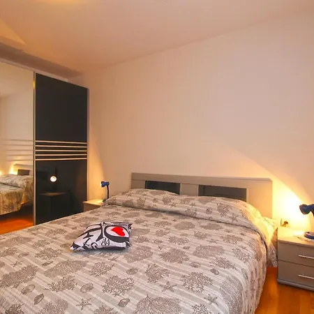Nela 848 Appartement Pula